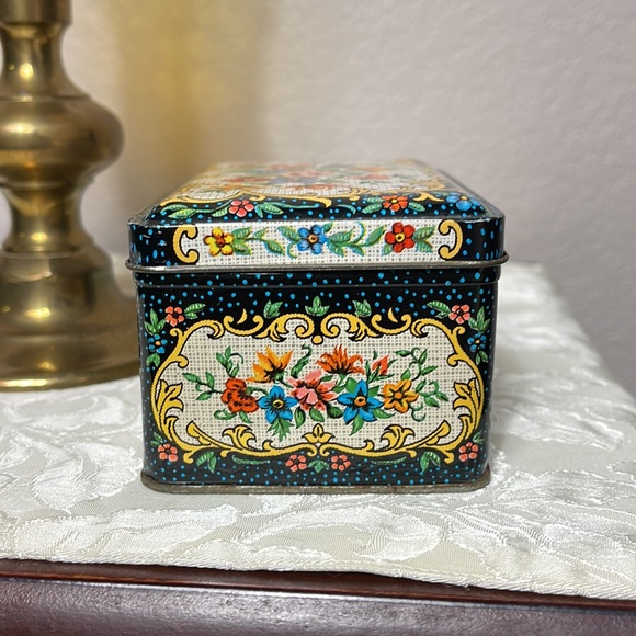 England Made Little Floral Tin Treasure Box Hinged Black Floral - Picture 6 of 10